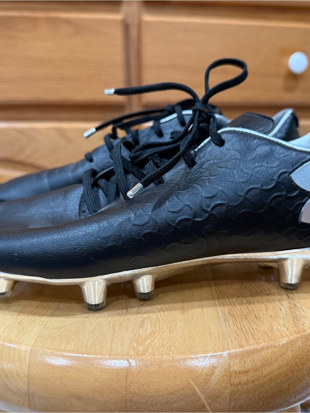 Title: Under Armour Magnetico Pro FG Soccer Cleats Black Silver Men’s 8